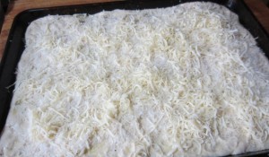 sheet pan pizza extra cheese